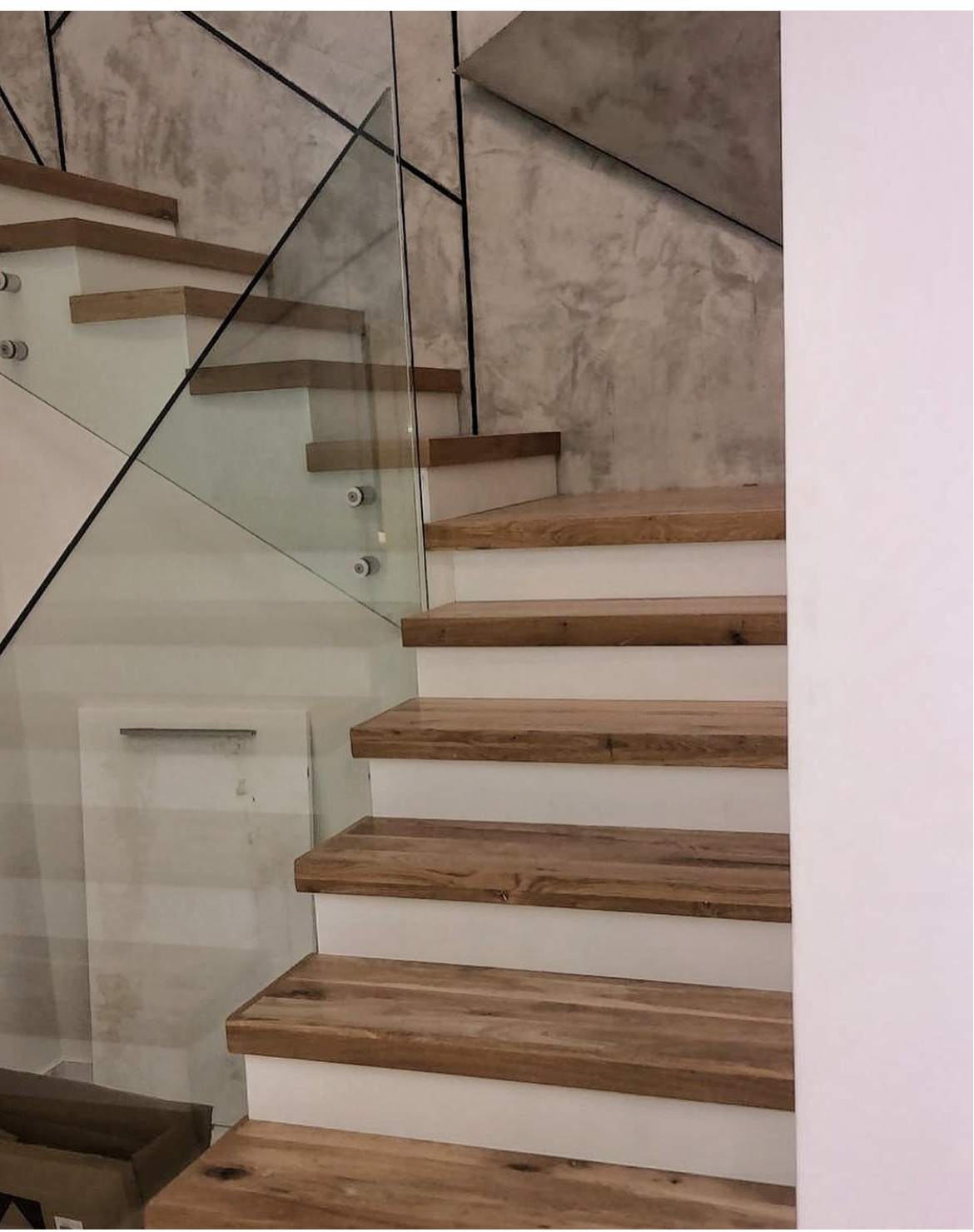 לפני — מדרגות